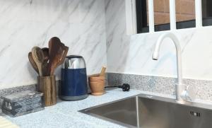 4Kaz Apartments with WiFi by Monalisa