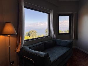 Casa Alegre - Stunning Taal View with Rooftop Deck Family House