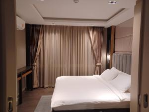 Luxury condo, Chaing Mai Night Bazaar