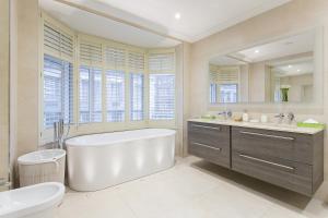 Luxury 2BR Park Lane Apartment Mayfair Sleeps 6 PL15B