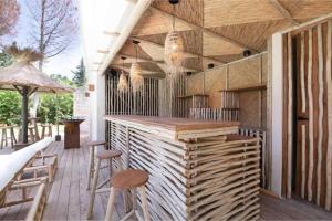 Prestige Villa a c 12P with Pool & Lounge