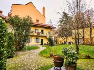 Bright & Quiet Studio near San Siro