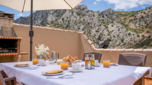 Casitas Cueva del Gato Benaoján by Ruralidays