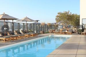 2Bed Apt View of Hollywood Sign & Rooftop Pool