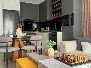 Qoople Prive Apartments Just Steps from the Sea
