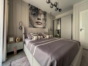 Qoople Prive Apartments Just Steps from the Sea