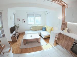 Oleander Apartment