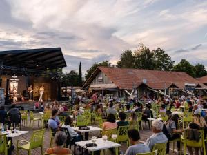 Mobil-home 8 pers au cœur des Landes, Camping 4 Etoiles La Réserve