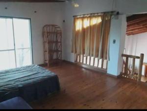 Chalet de piedra y madera