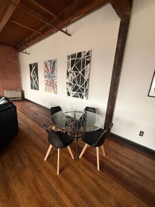 420 Friendly SKYLINE view Downtown Loft FREE Parking