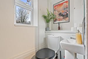 Elegant contractor House, 3 bedrooms, Free Parking, WIFI