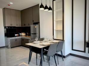 Central Vientiane, Quiet and Convenient