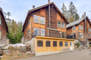 Ski-InandSki-Out Group Getaway in Downtown Govy