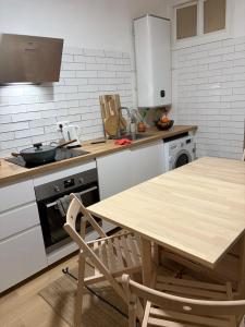 Citronnaise Menton Old Town