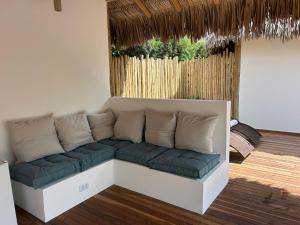 Tiki Pools Bungalows