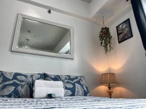 Marvinns by LVH - 150 Newport Boulevard, Comfort Studio, Family Studio, Group Studio, Free Wifi and Netflix, Near NAIA