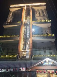 Khách sạn Hoàng Cung 2