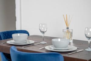 Detached 4 Bed, Off Street Parking, Beach Views