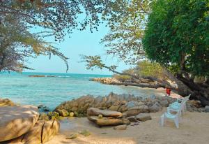 Koh Man Klang Resort - เกาะมันกลางรีสอร์ท 象雅岛度假村