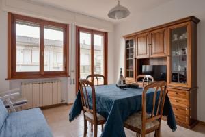 GuestHost - Casa del Sole Comfy Flat with Parking