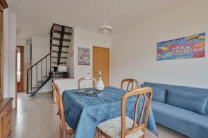 GuestHost - Casa del Sole Comfy Flat with Parking