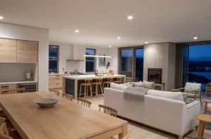 Panoramic sea views !