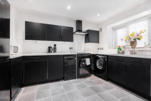 Modern City Centre 3bd - Fire Pit - Free Parking