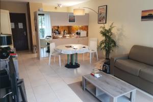 100 m from the beach prime location