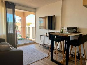 Studio douce escale 1ch vue port wifi balcon