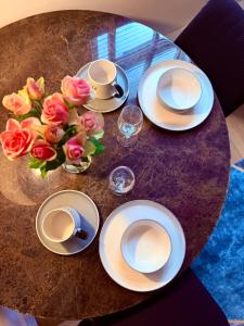 Modern Spacious Premium Studio 5min from Elizabeth Line