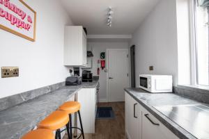 Modern Home next to UHCW Hospital Coventry