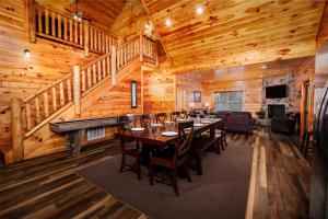 A Bearadise Splash By Colonial Properties