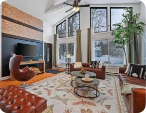 Modern Cozy Forest Haus Getaway HotTub & Fireplace