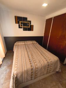 Depto de dos ambientes equipado con garage en la propiedad