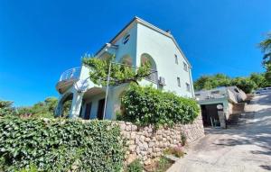 Melone Apartman 2 Dramalj by Villas Guide