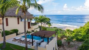 Private Beachfront Villas w Pool and Chefs