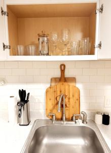 1BR Apartment Near Market with Parking and WiFi