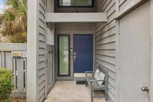 242 Turnberry Villa