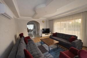 Modern Villa with Pool in Didim - Dream Vacation