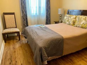 Spacious Bright Home In Woodbridge