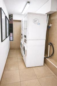 Modern and comfortable for two with great connectivity