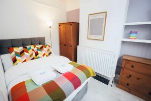 4 Bed House in Central Derby with Parking WiFi Smart TV