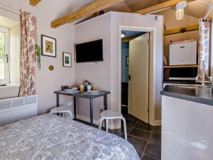 1 Bed in Beguildy 51898
