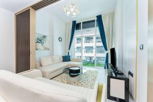 PVH - Opalz by Danube - Classy 1BR With Private Pool