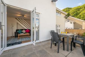 3 Bed in Borth-y-Gest oc-wag717