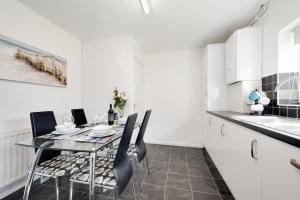 3 Bed in Borth-y-Gest oc-wag717