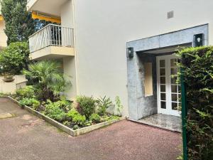 Antibes Peaceful Seaside Getaway 500 m from the Beaches