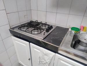 Comodo chalet, en una muy buena ubicación y rodeado de jardines