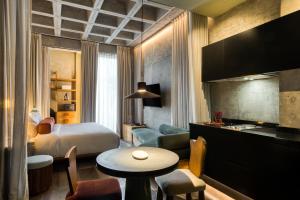 Modern Loft in La Roma by MrW