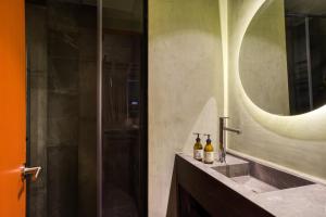 Modern Loft in La Roma by MrW